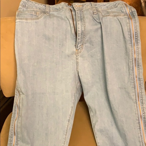 New high rise light blue jeans - Picture 2 of 5